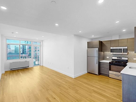 2nd image of 11-15 Broadway #5P