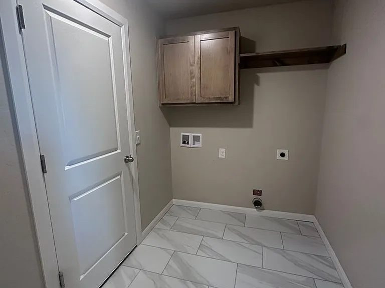 3712 S East 81st St — Photo 15