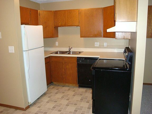 5th image of 925 30th Ave S APT 206