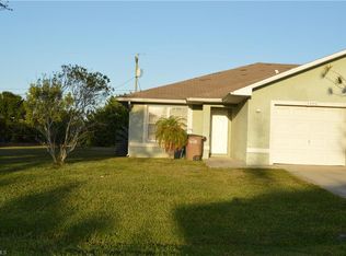1402 SE 8th Ave, Cape Coral, FL 33990