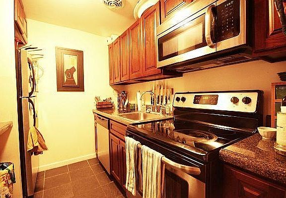 4th image of 124 Garden St