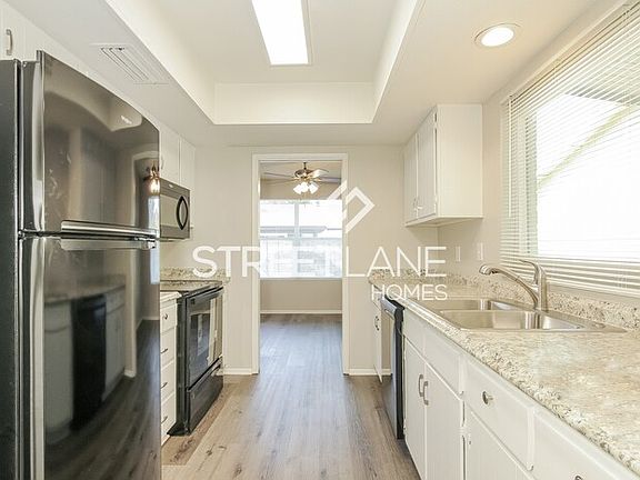 4th image of 4032 W Cochise Dr