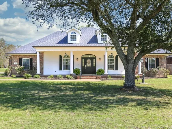 318 Natchez Dr, Lake Charles, LA 70611