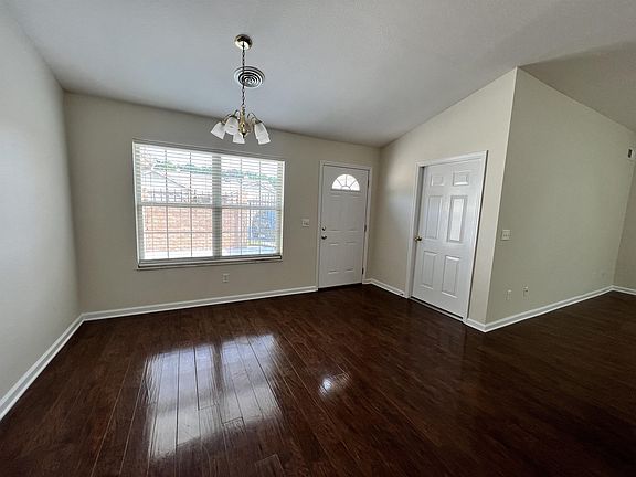 4th image of 1027 Wildacre Way