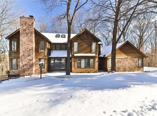 1904 Berthoud Pass Ct, Ballwin, MO 63011
