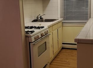 1010 Branch Ave APT 2, Providence, RI 02904