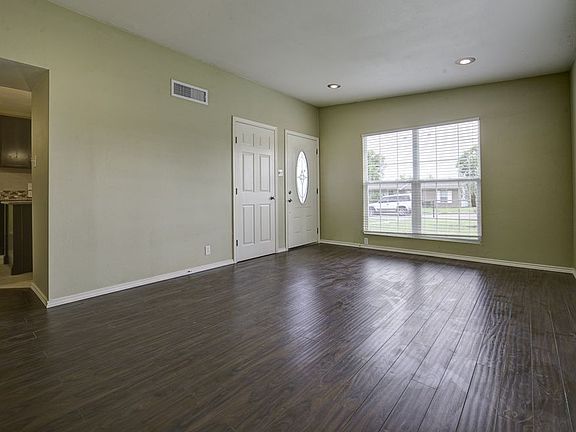 4th image of 406 Scotty Dr