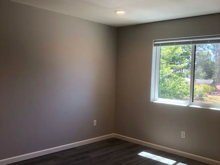 2243 E Main St — Photo 9