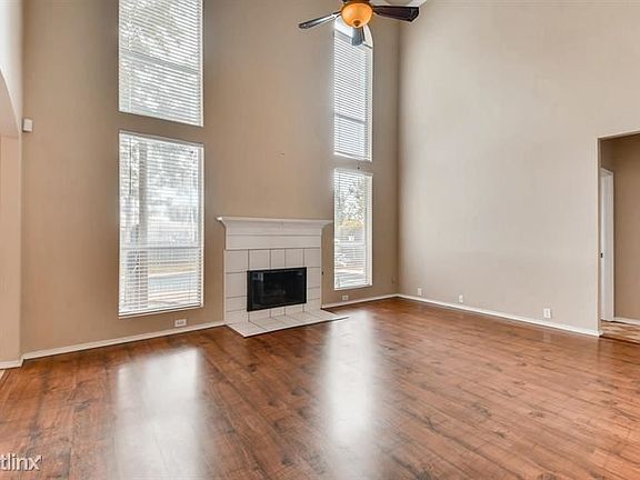 3rd image of 2532 Forestwood Dr