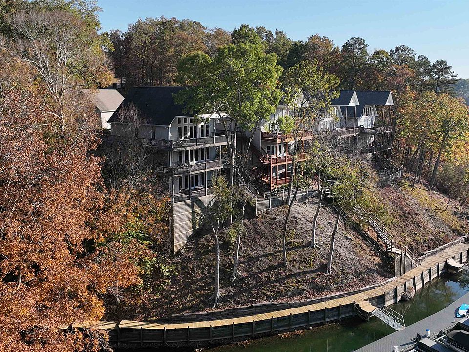 2nd image of 132 Ravenwood Cv