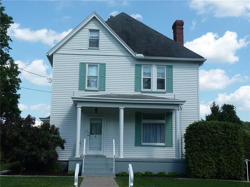 Welcome home to this charming farmhouse!