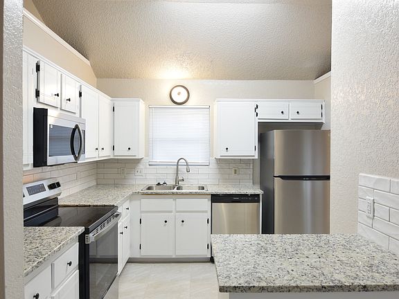 4th image of 305 Halter Dr
