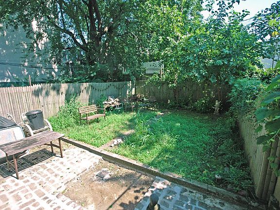 3rd image of 351 17th St APT 1R