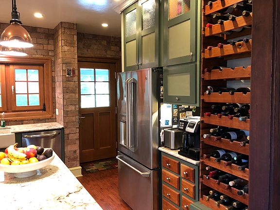 Right side of kitchen