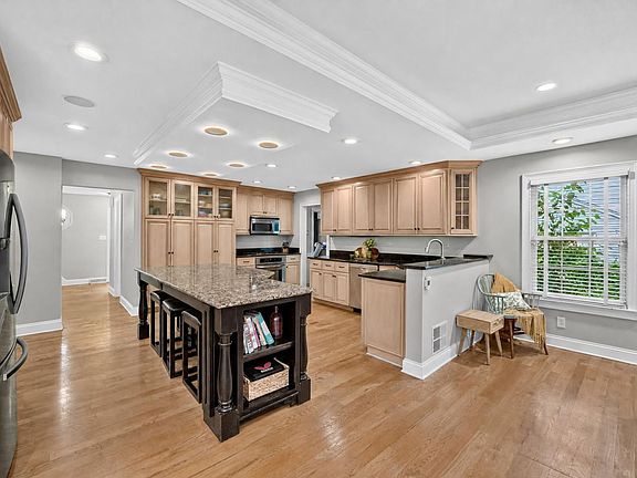 5th image of 114 Wakefield Ln