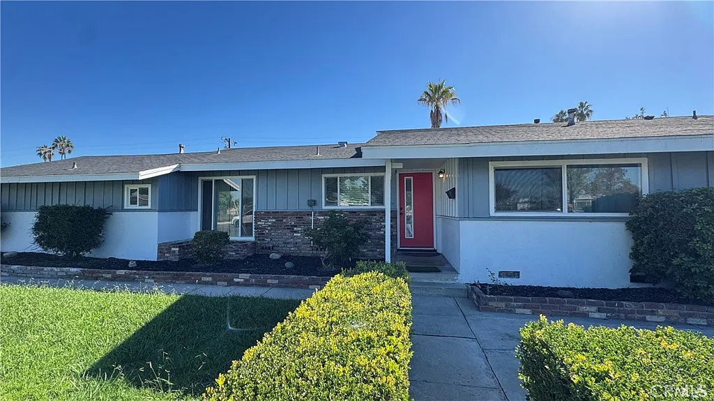 3 bed, 1100 sqft, $4,200 — Photo 1