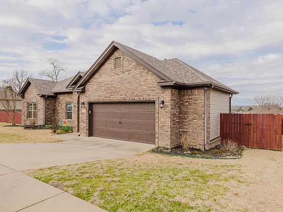 3rd image of 3991 Glendale Dr