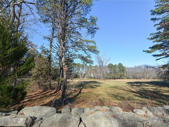 5th image of 210 Greenhouse Rd