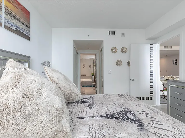 488 NE 18th St #4708 — Photo 10
