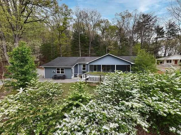 30 Sunset Dr, Warne, NC 28909
