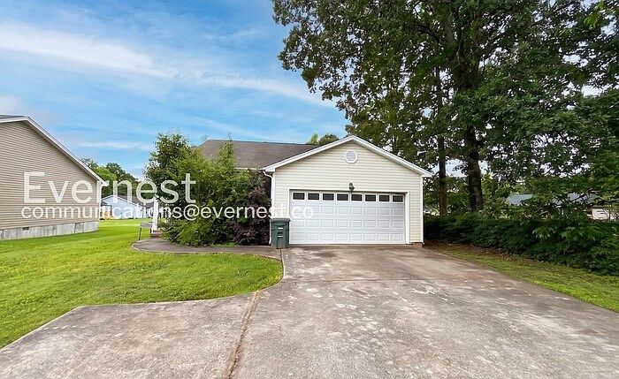 1st image of 743 Graysville Rd