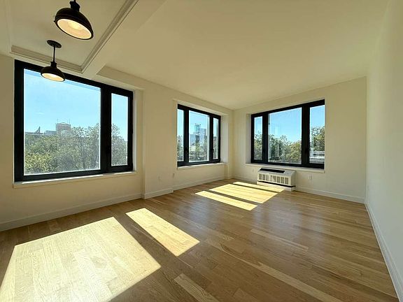 4th image of 409 Eastern Pkwy #427