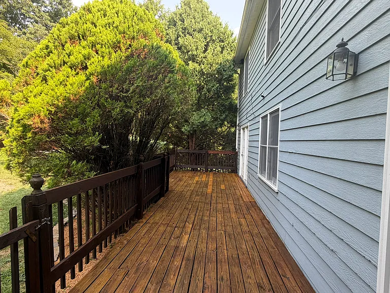 fantastic. clean deck with plenty of room to relax