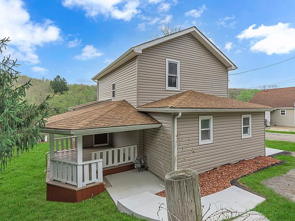 3rd image of 589 Pine Run Rd