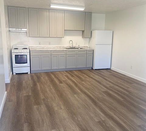 3rd image of 903 Russ Lake Dr #204