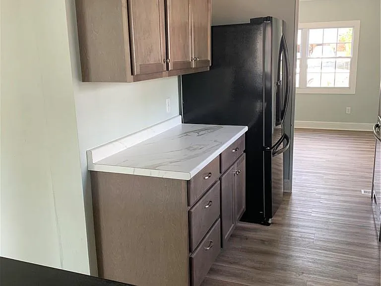 508 Schuyler Dr — Photo 3