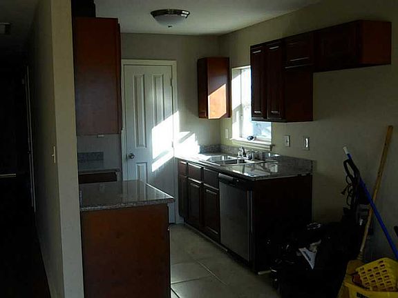 5th image of 539 Warrington Dr
