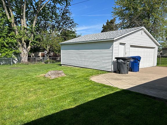 2nd image of 3502 Welshire Dr