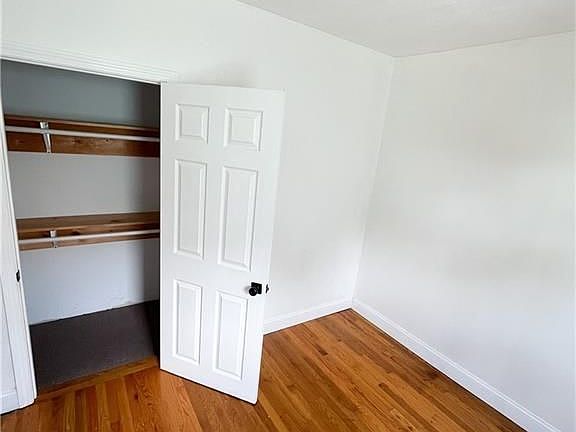 4th image of 114 Warren Ave