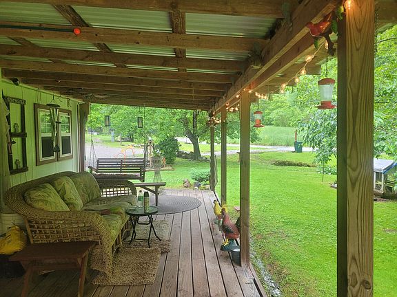 3rd image of 523 Bullskin Branch Rd