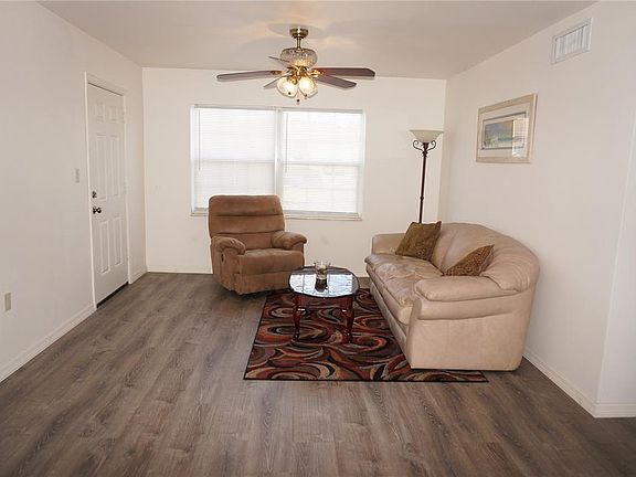 3rd image of 4158 Tamiami Trl Unit T5