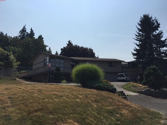 3rd image of 704 14th Avenue Ct SE
