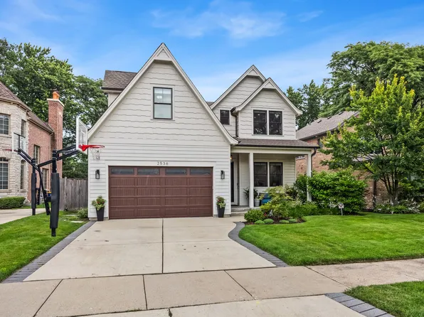 2536 Oak Ave, Northbrook, IL 60062