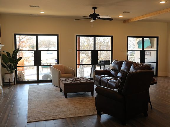 5th image of 107 Cottonwood Trl