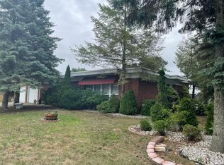 3246 Royal Oak Rd, Muskegon, MI 49441