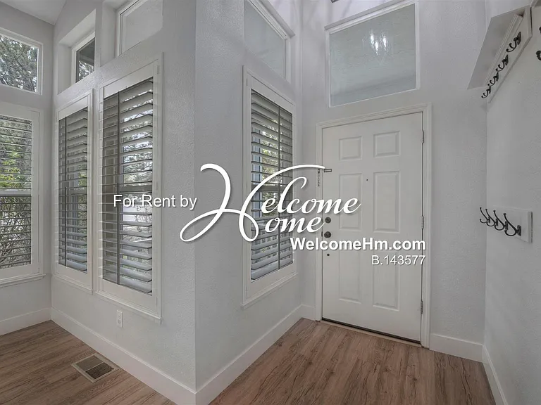 4698 Hampton Ln — Photo 4