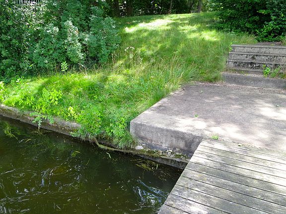 Concrete seawall