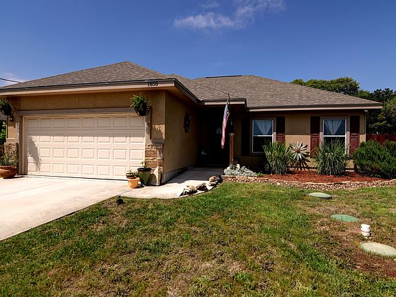 3rd image of 1858 Desiree St
