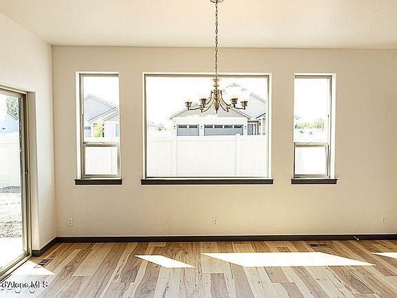 4th image of 4449 E Savea Ln