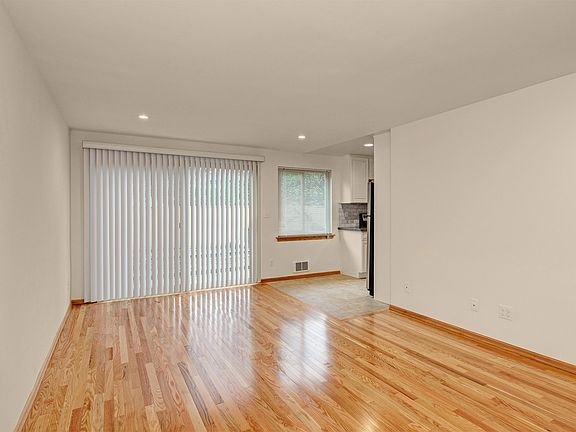 4th image of 2200 1st Ave N APT 208