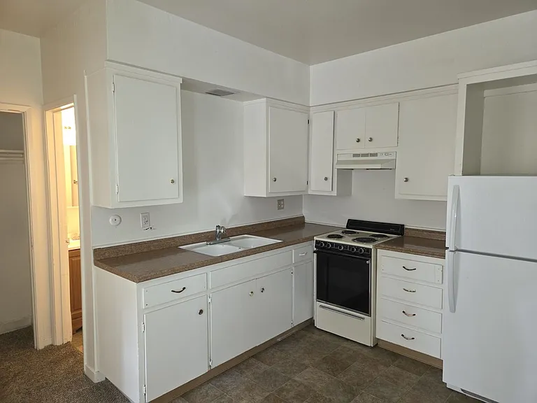 1181 Wildwood Ave — Photo 1