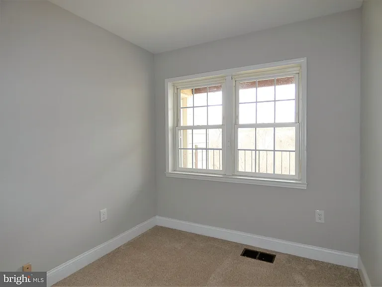 4128 Hamlin Ct — Photo 43