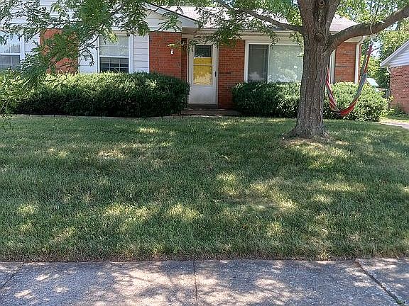 3rd image of 2360 Shandon Dr