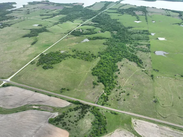 0 S Hoch Rd, Osage City, KS 66523