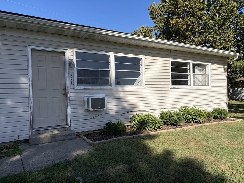 606 Churchill Rd