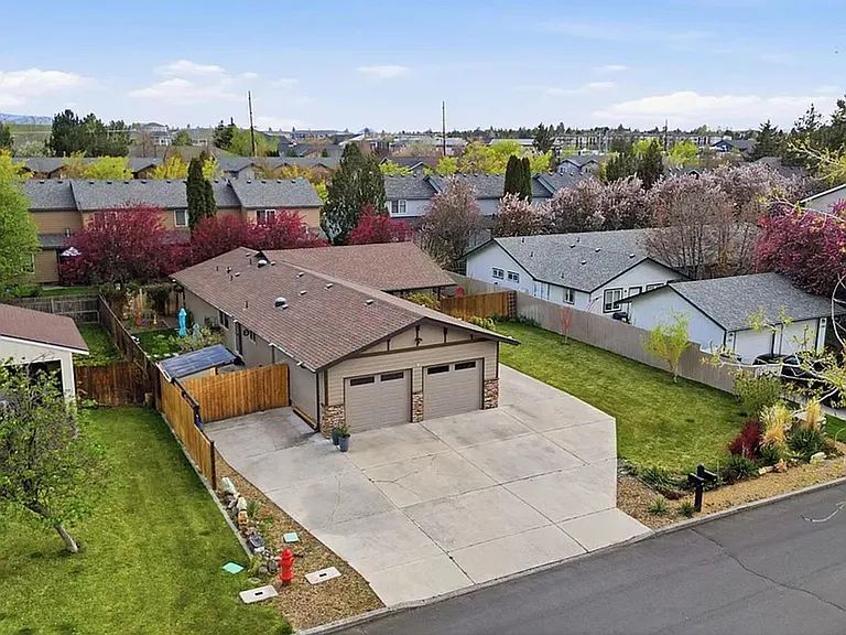 149- 1735, 1737 NE Wichita Way — Photo 31